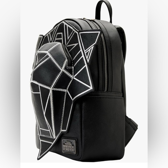 LOUNGEFLY MARVEL BLACK PANTHER WAKANDA FOREVER FIGURAL MINI BACKPACK, NWT - Picture 3 of 10